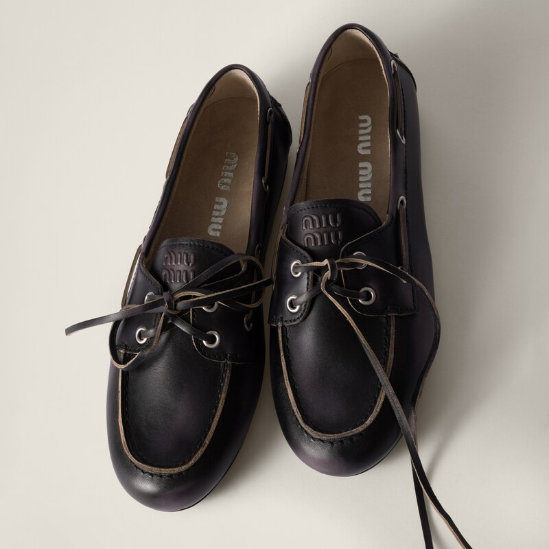 Bleached leather Deck shoes