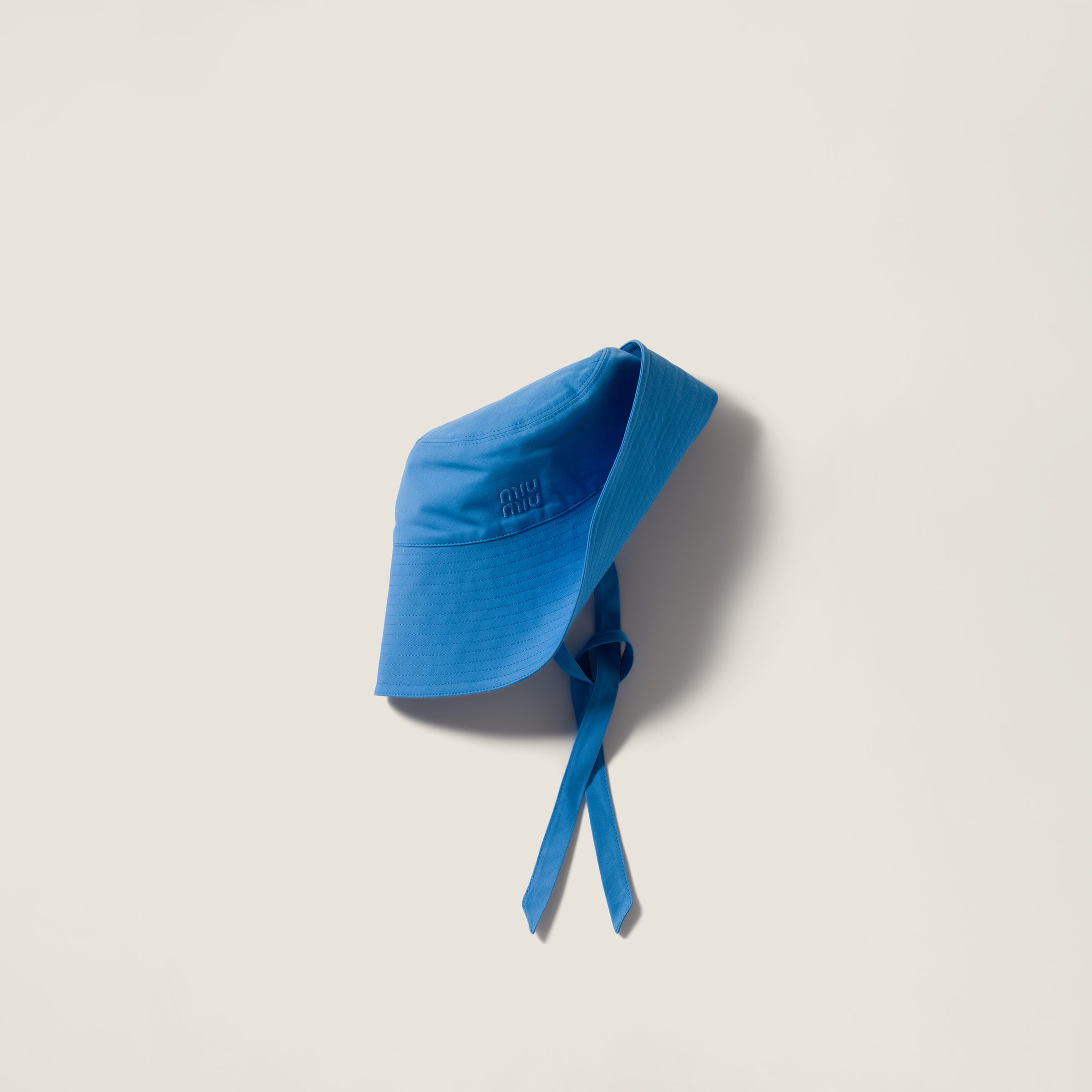 Wide-brimmed poplin bucket hat