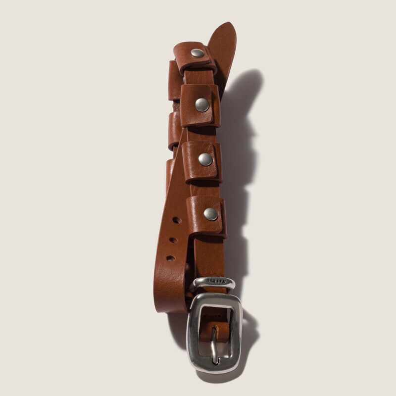 Leather bracelet with buckle