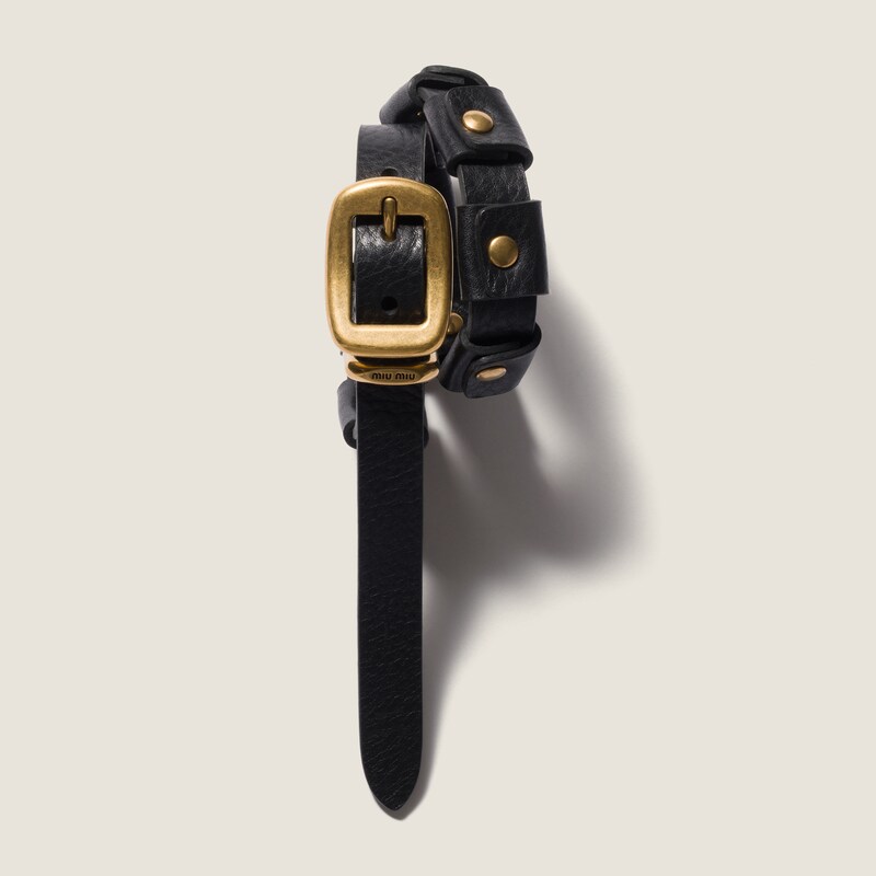 Leather bracelet with buckle