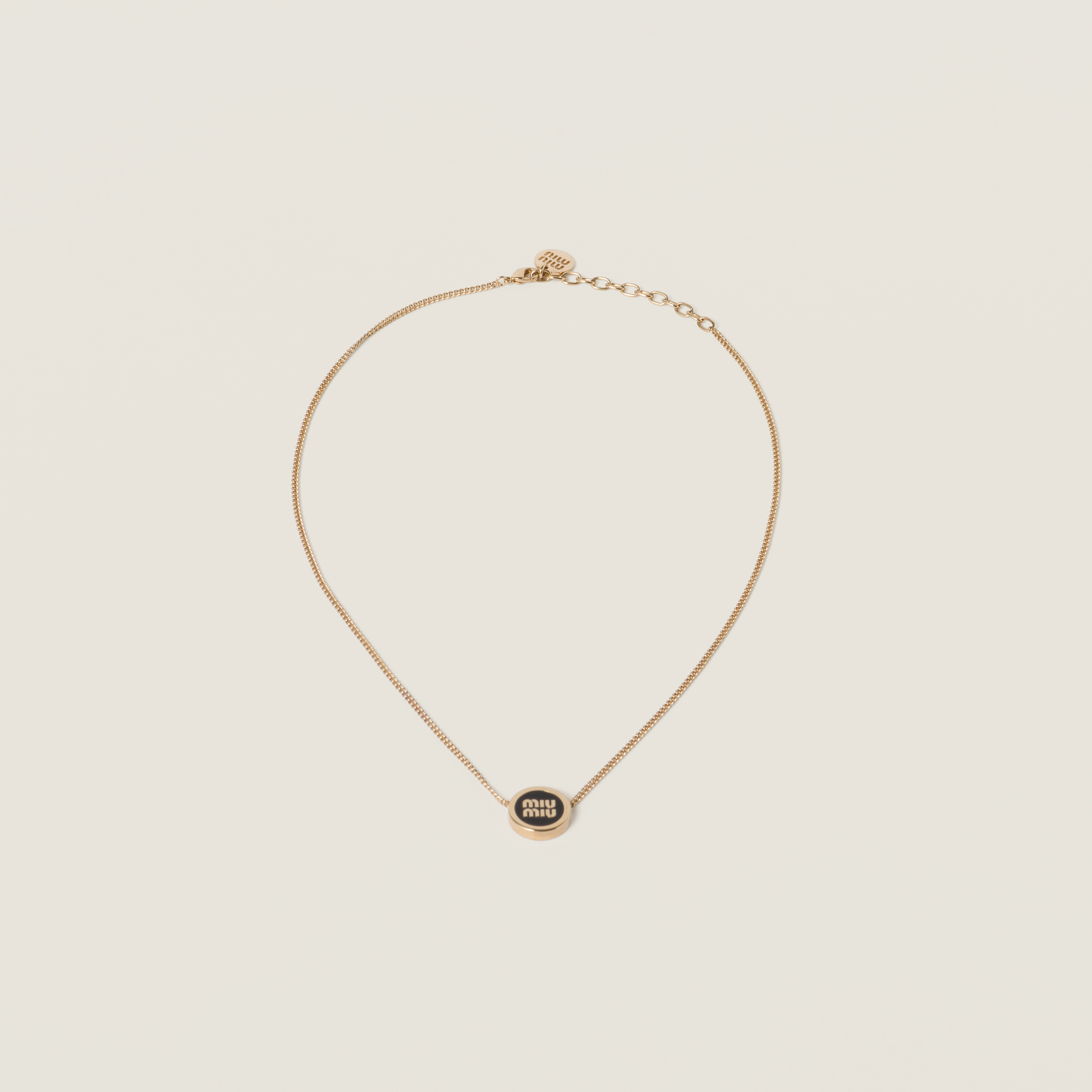 Metal necklace