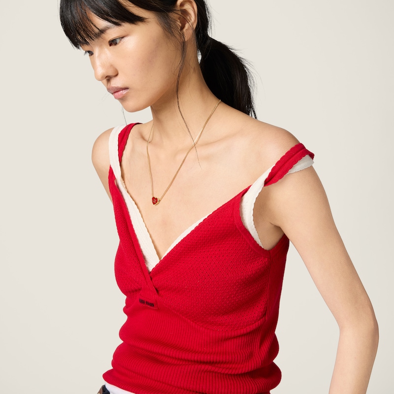 Metal necklace