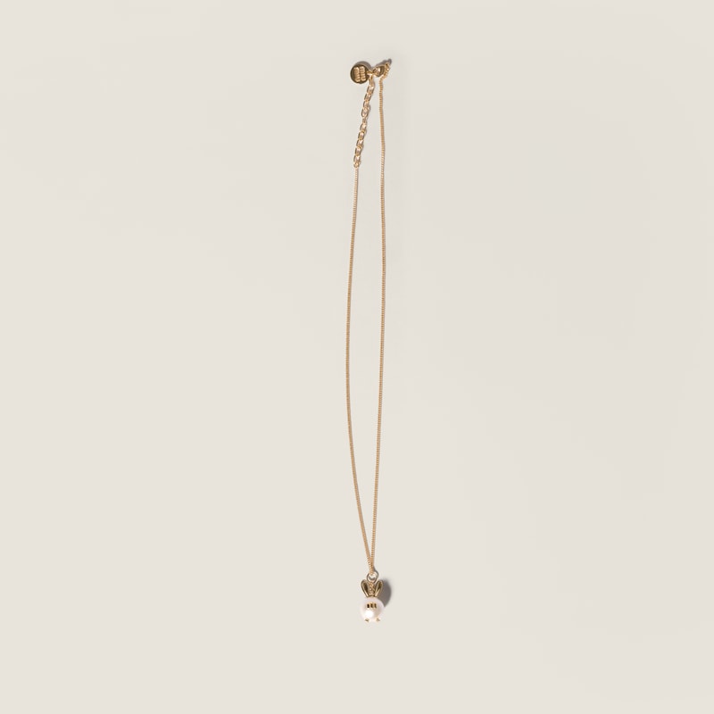 Metal necklace with pendant