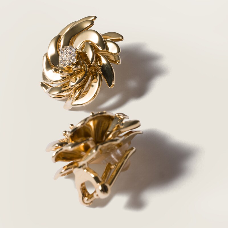 Metal earrings with crystals