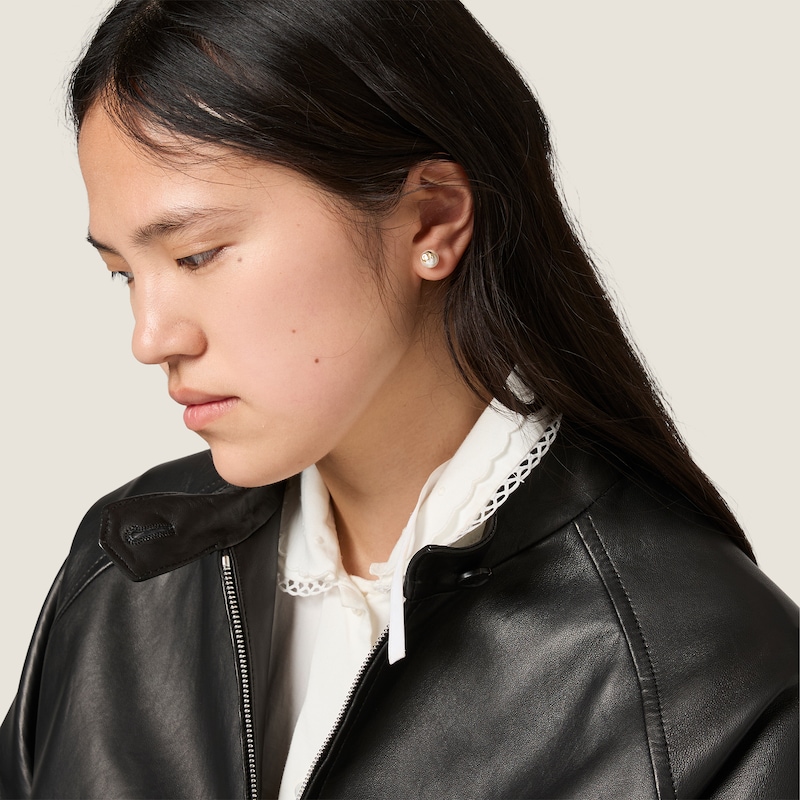 Metal and pearl earrings