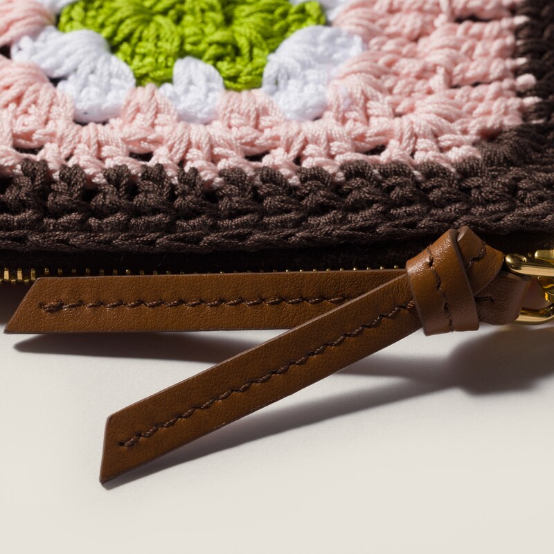 Crochet zipper pouch