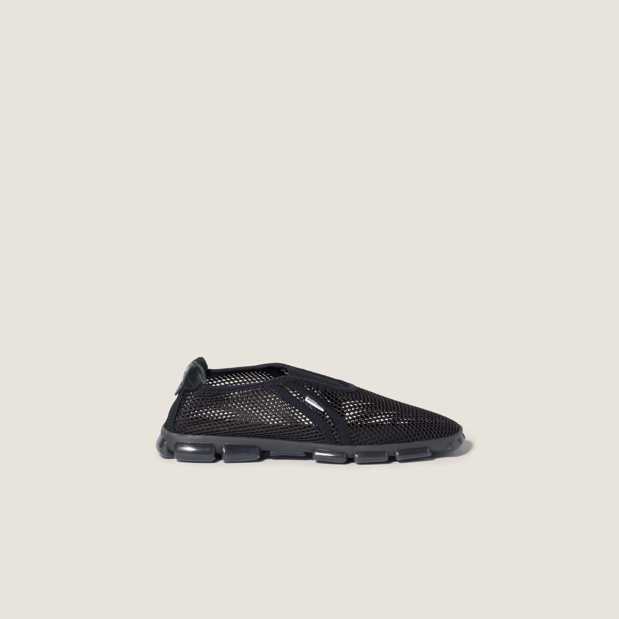Technical mesh fabric sneakers