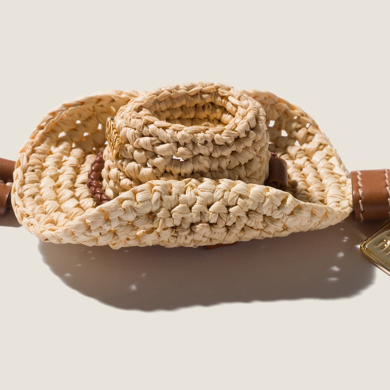 Raffia and leather key ring trick