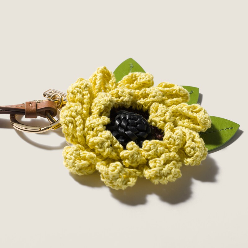 Fabric and leather key ring trick