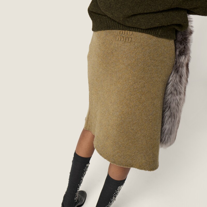 Wool knit skirt