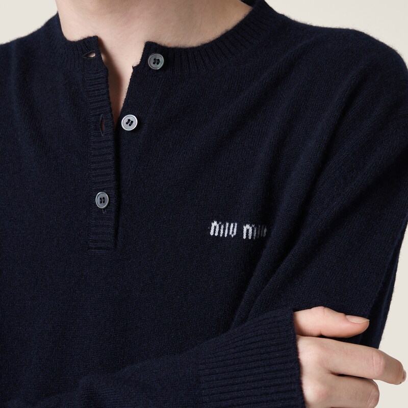 Cashmere sweater